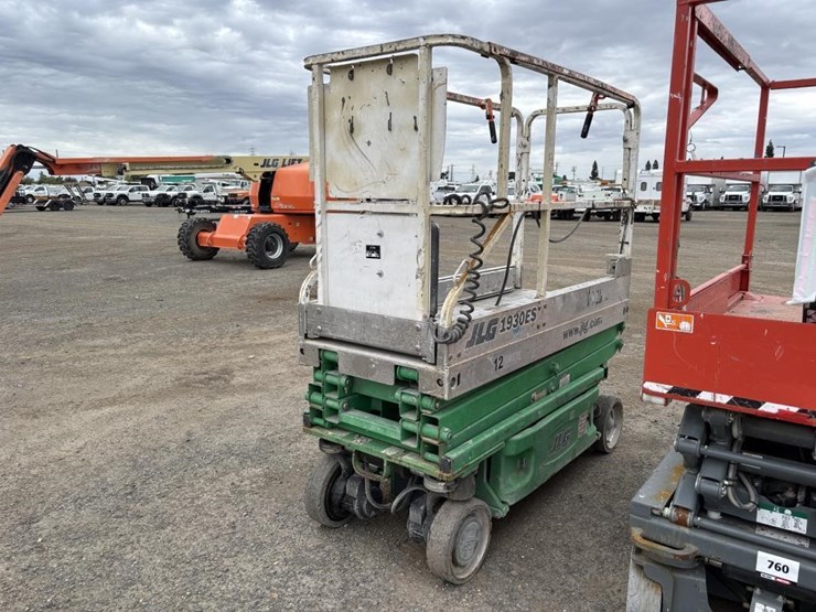 2005-jlg-1930es-image-1