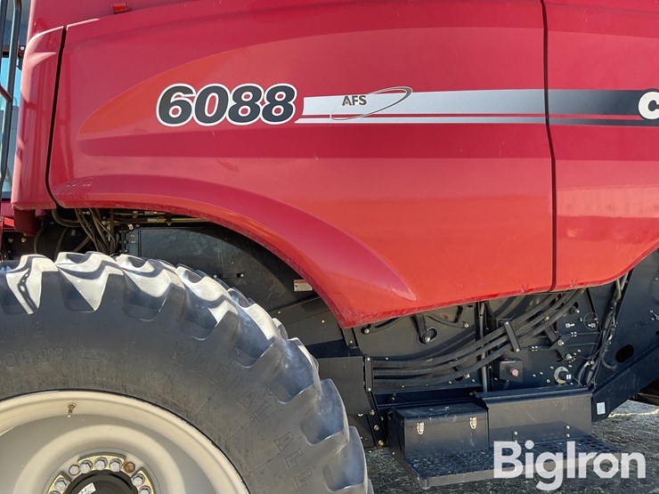 2011-case-ih-6088-image-16