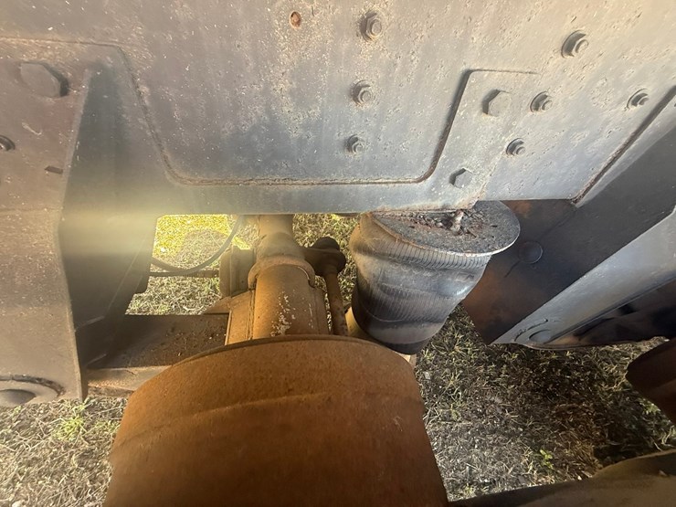 #1119-•-1990-international-navistar-paystar-5000-26'-flat-bed-truck-image-26