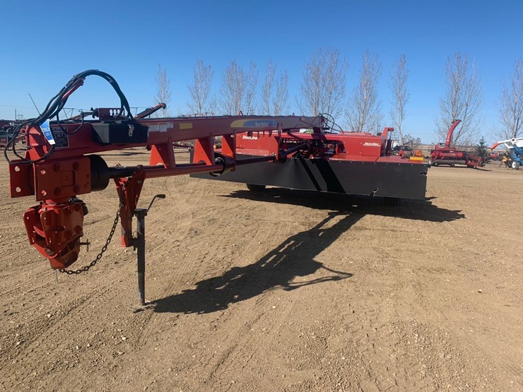 2011-new-holland-h7460-discbine-image-1