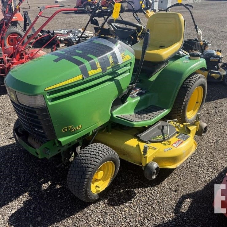 JOHN DEERE GT245