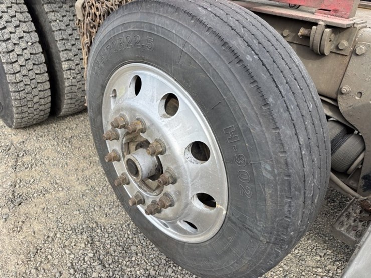 2019-kenworth-t880-image-16