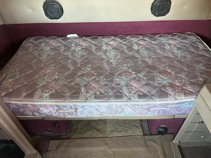 2004-massey-ferguson-8-image-41