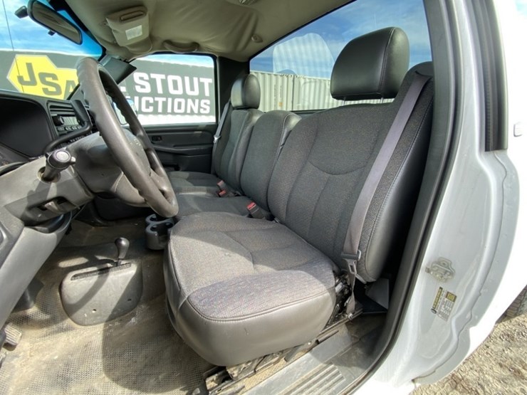 2005-chevrolet-silverado-2500hd-image-22