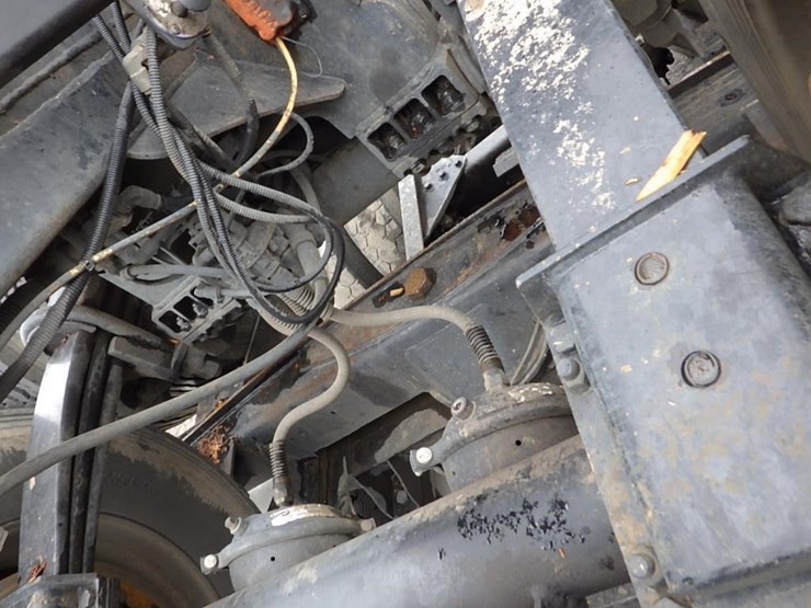 2017-kenworth-t800-image-31