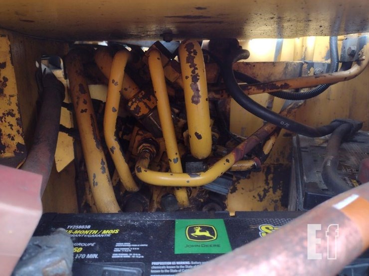 1995-deere-300d-image-28