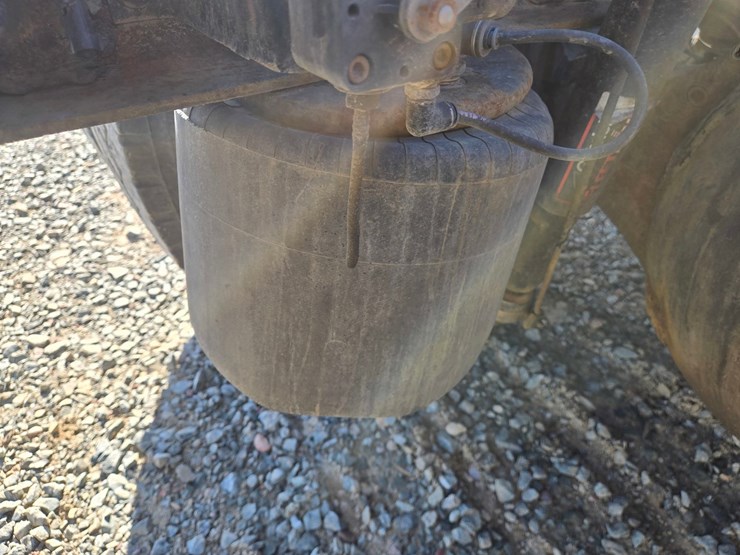 2013-peterbilt-386-image-31