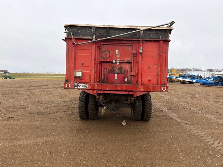 ford-f700-image-5