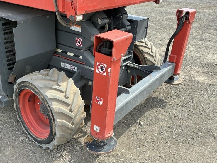 2019-skyjack-sj6826rt-image-6