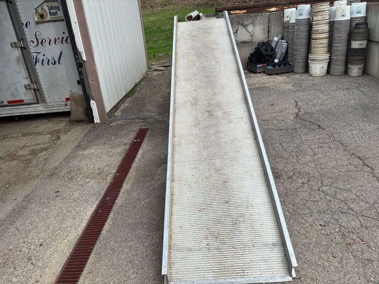 magliner-aluminum-walk-ramp-image-5