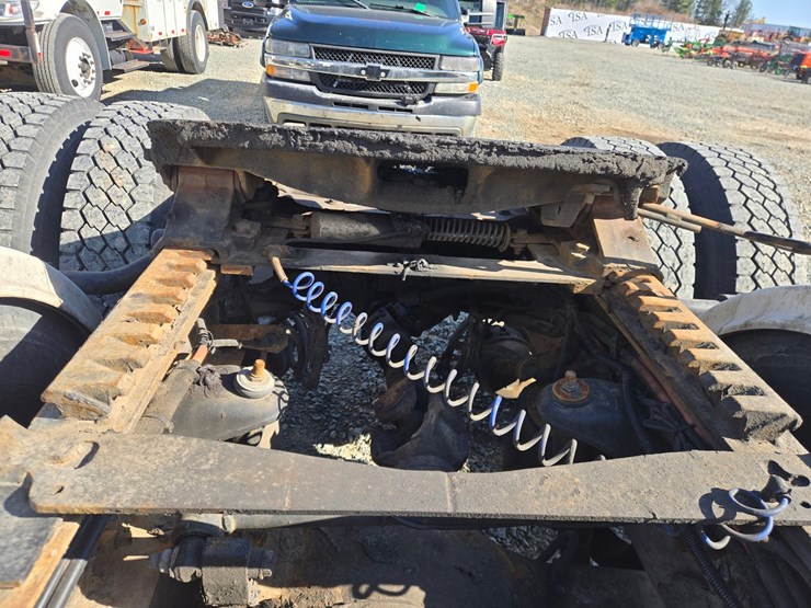 2013-peterbilt-386-image-28