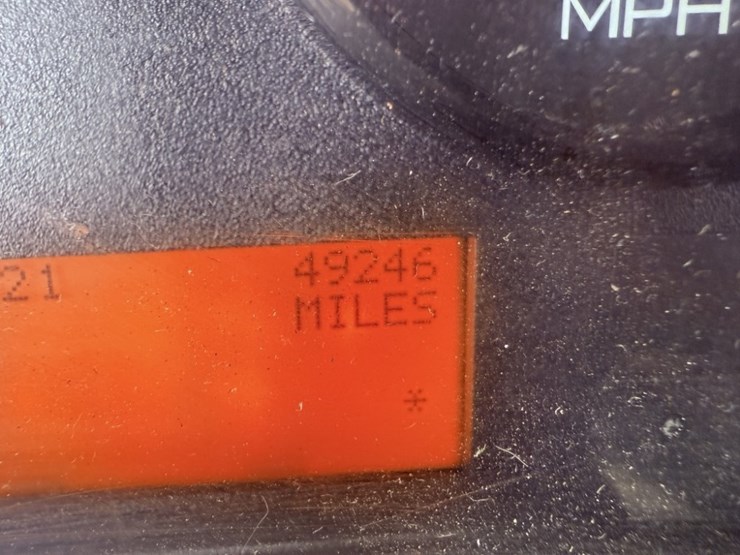 2013-international-7400-image-23