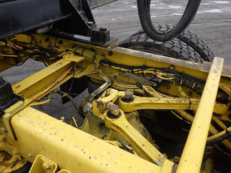 2016-kenworth-w900-image-40