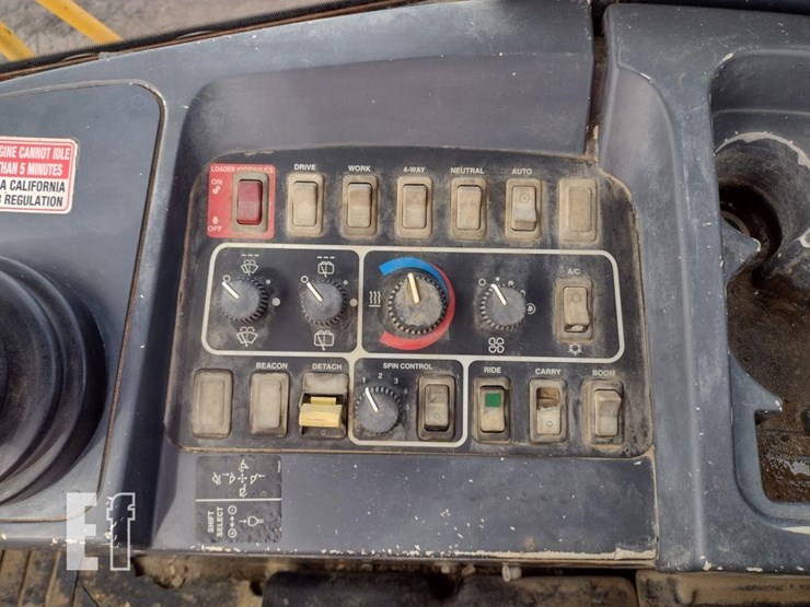 2003-deere-744j-image-10