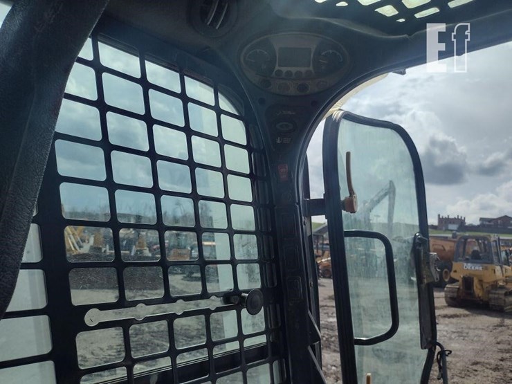 2012-bobcat-s650-image-15