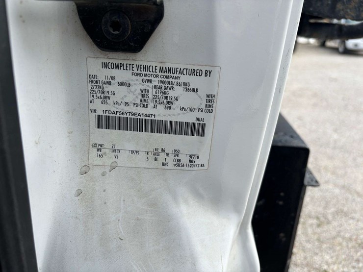 2009-ford-f550-image-15