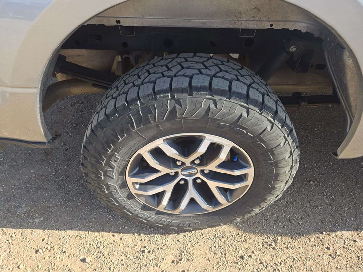 2020-ford-f150-image-8
