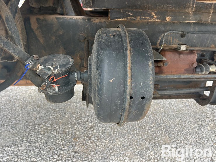 1977-ford-800-image-15