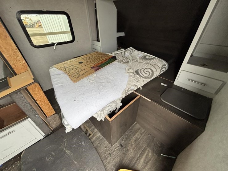 2020-premier-bl19fbpr20-travel-trailer-image-27