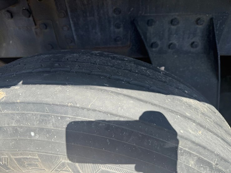 #1119-•-1990-international-navistar-paystar-5000-26'-flat-bed-truck-image-85