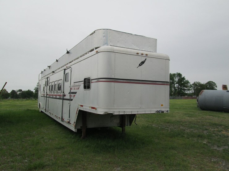 #46187-•-1990-featherlite-g1108-46'-s/a-aluminum-horse-trailer-1fpl38105la912062-image-2