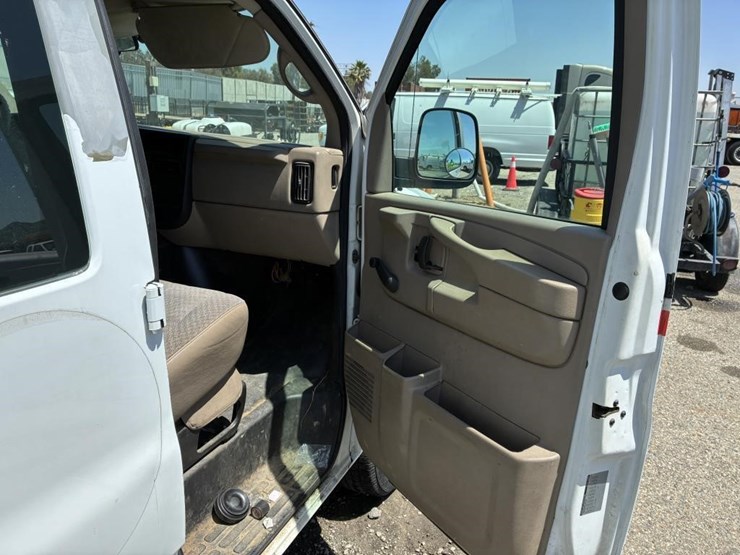 2007-chevrolet-express-2500-image-8