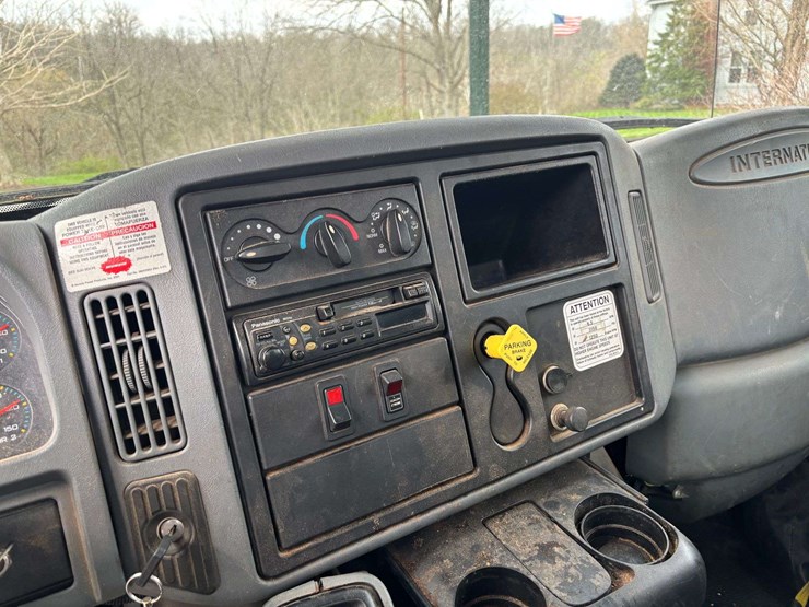 2005-international-durastar-4300-image-35