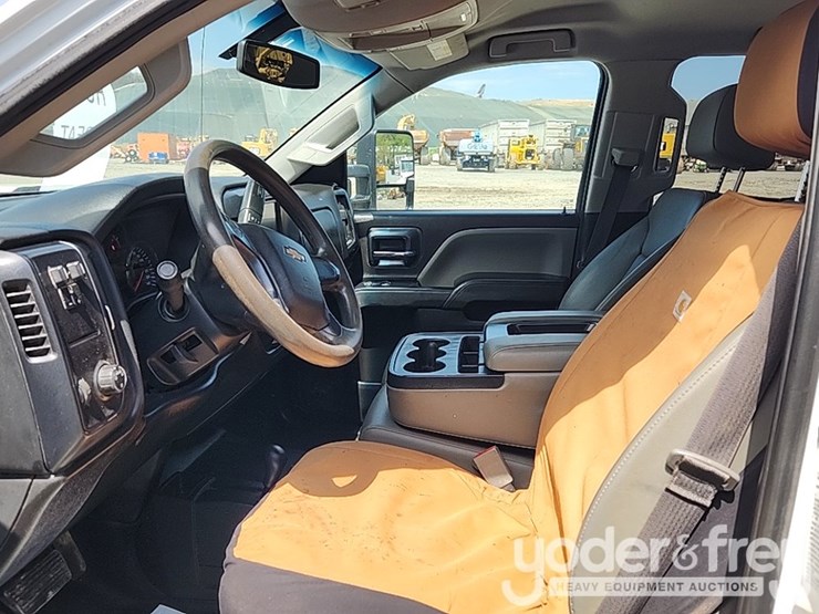 2018-chevrolet-silverado-3500hd-image-28