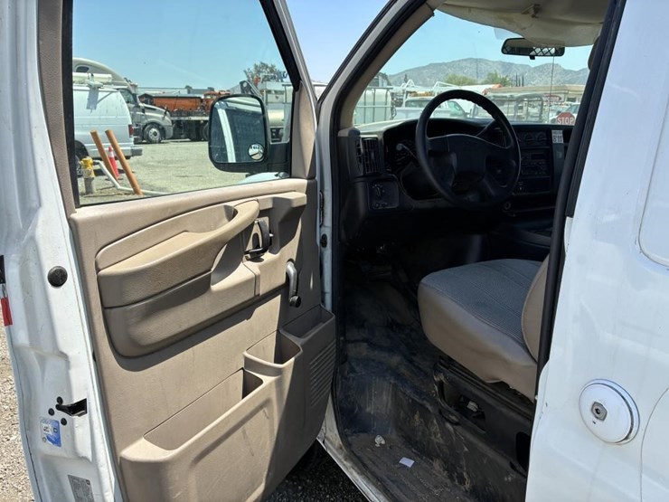2007-chevrolet-express-2500-image-11