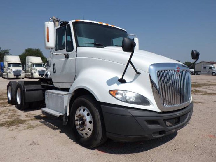 2017-international-prostar-image-1