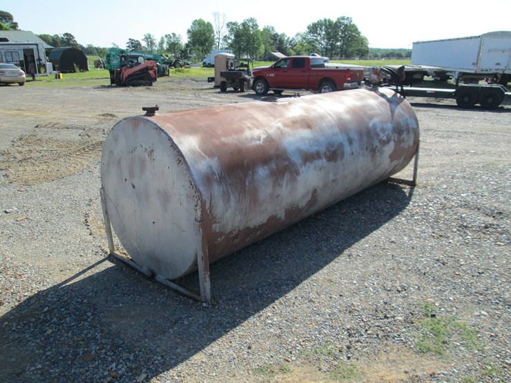 #46208-•-1000gal-fuel-tank-w/hand-pump-image-3