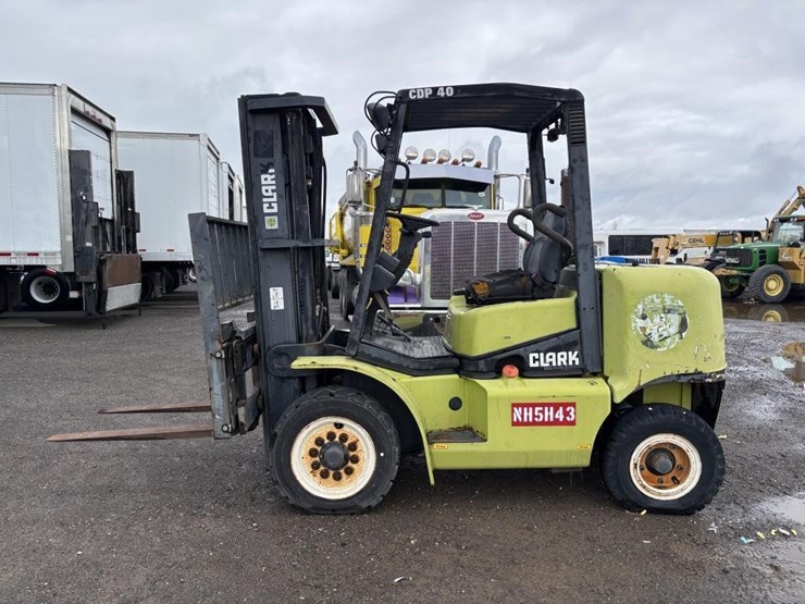 clark-cdp40-forklift-image-5