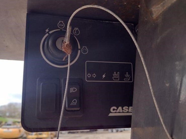 2001-case-60-xt-image-8