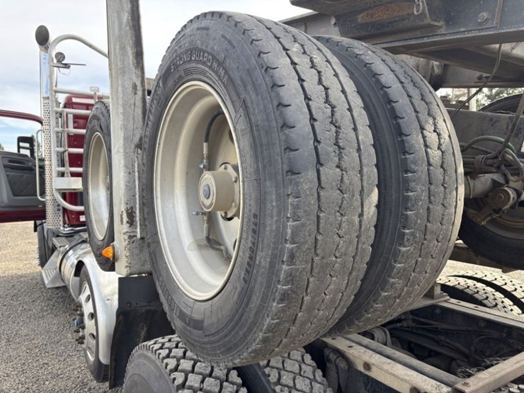 2019-kenworth-t880-image-47