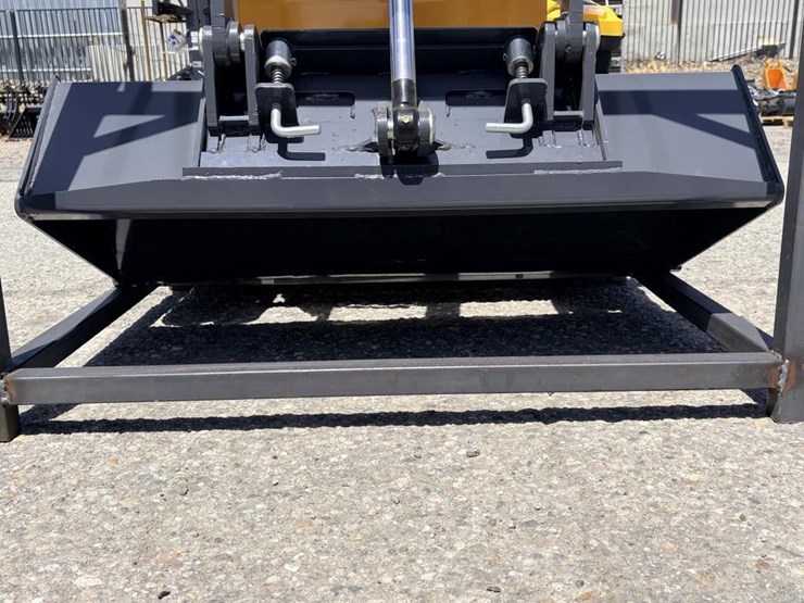 2026-zjg-zj-380-skid-steer-loader-image-5