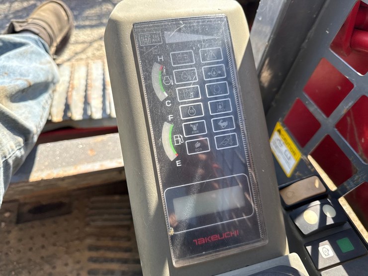 takeuchi-tl8-image-36