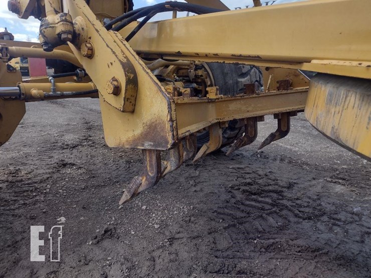 2010-caterpillar-120m-image-26