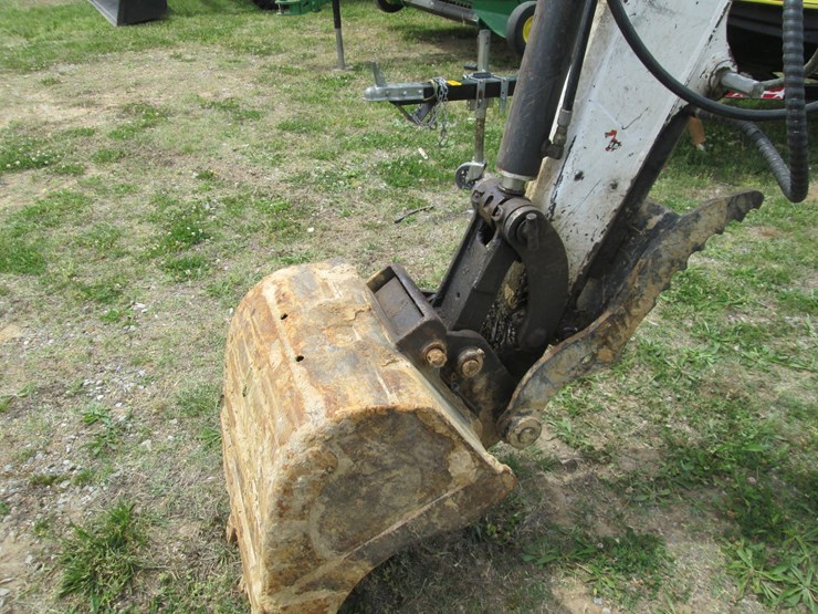 2016-bobcat-e35-image-25