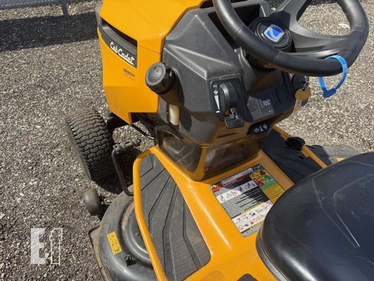 2018-cub-cadet-xt1-lt42-image-12