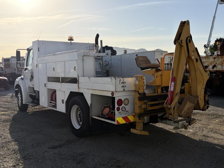 2012-freightliner-m2-s/a-mechanics-truck-image-3