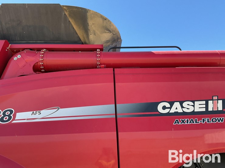 2011-case-ih-6088-image-17