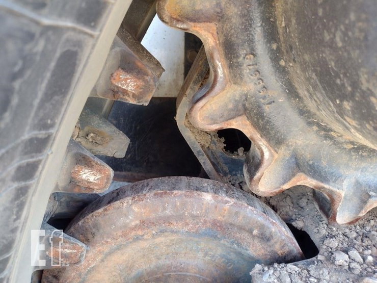 2010-bobcat-t190-image-24