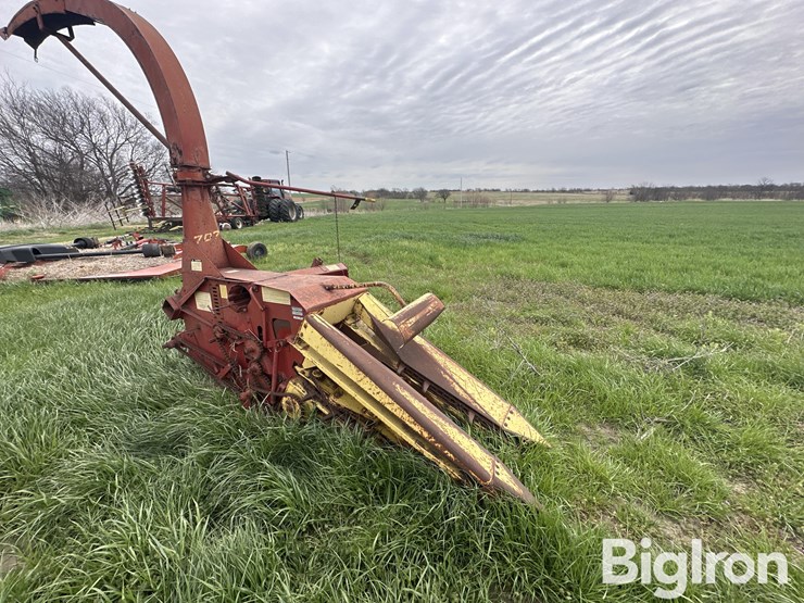 new-holland-707-image-3