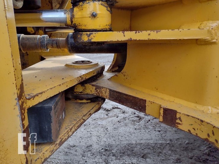 2003-deere-744j-image-22