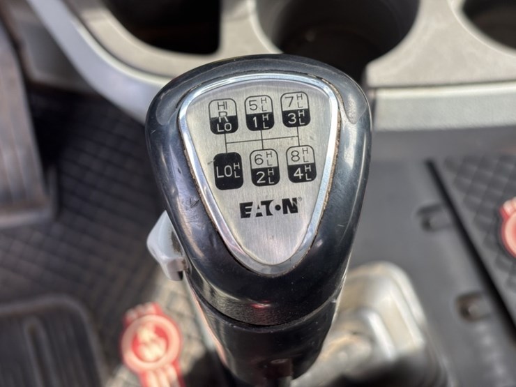 2019-kenworth-t880-image-40