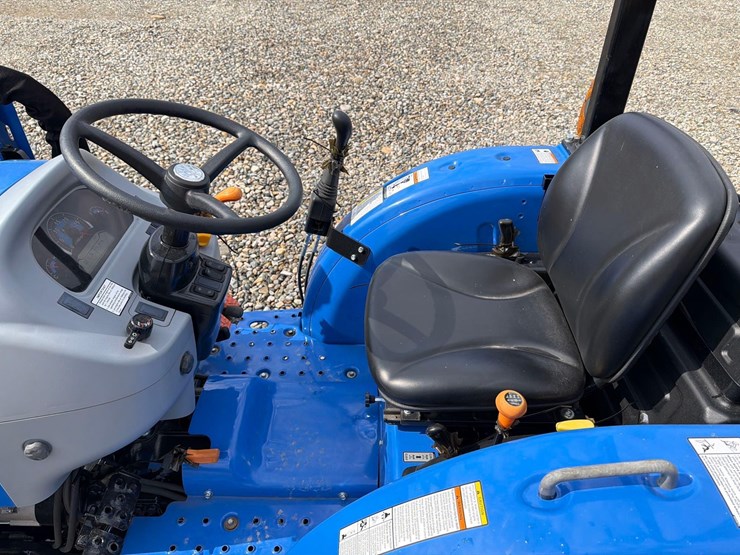 new-holland-workmaster-35-image-13