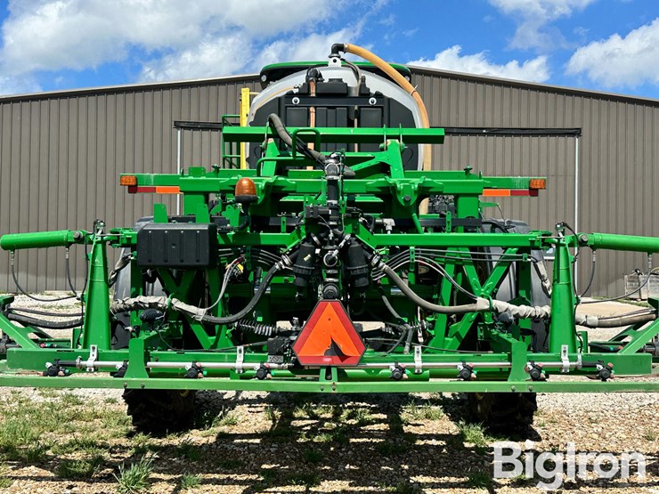 2020-john-deere-r4038-image-14