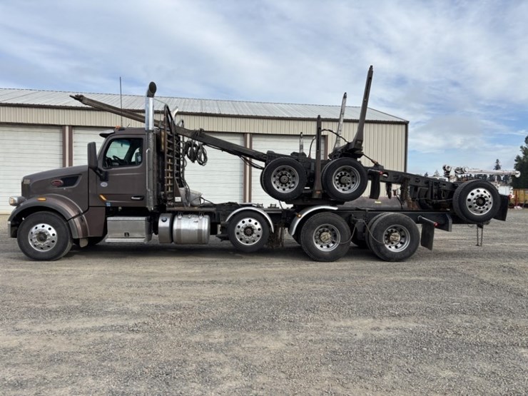 2022-peterbilt-567-image-1