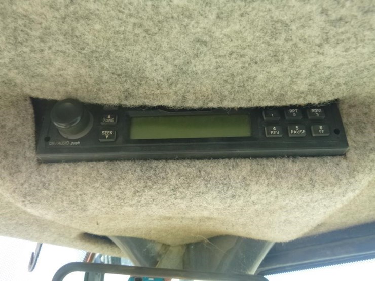 2005-deere-624j-image-18