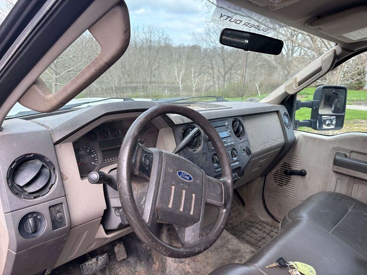 2009-ford-f550-image-17